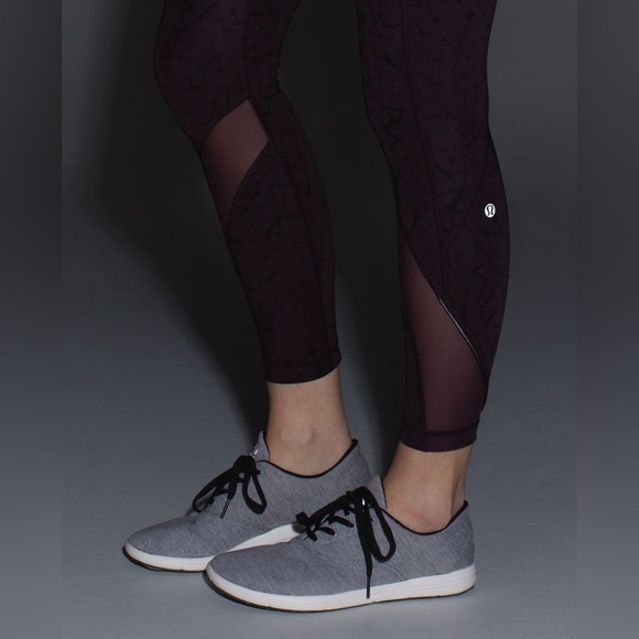 Lululemon Inspire Tight II Luxtreme Mesh in Star Crushed Black Cherry Black - Picture 4 of 9
